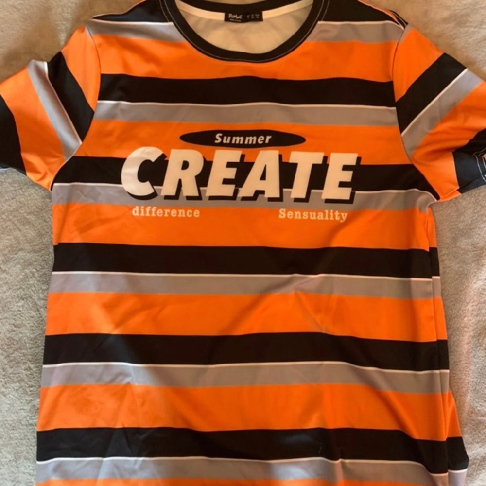 Graphic tee